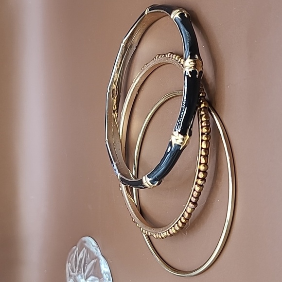 Three bangle bracelets in gold and black color - Picture 1 of 7